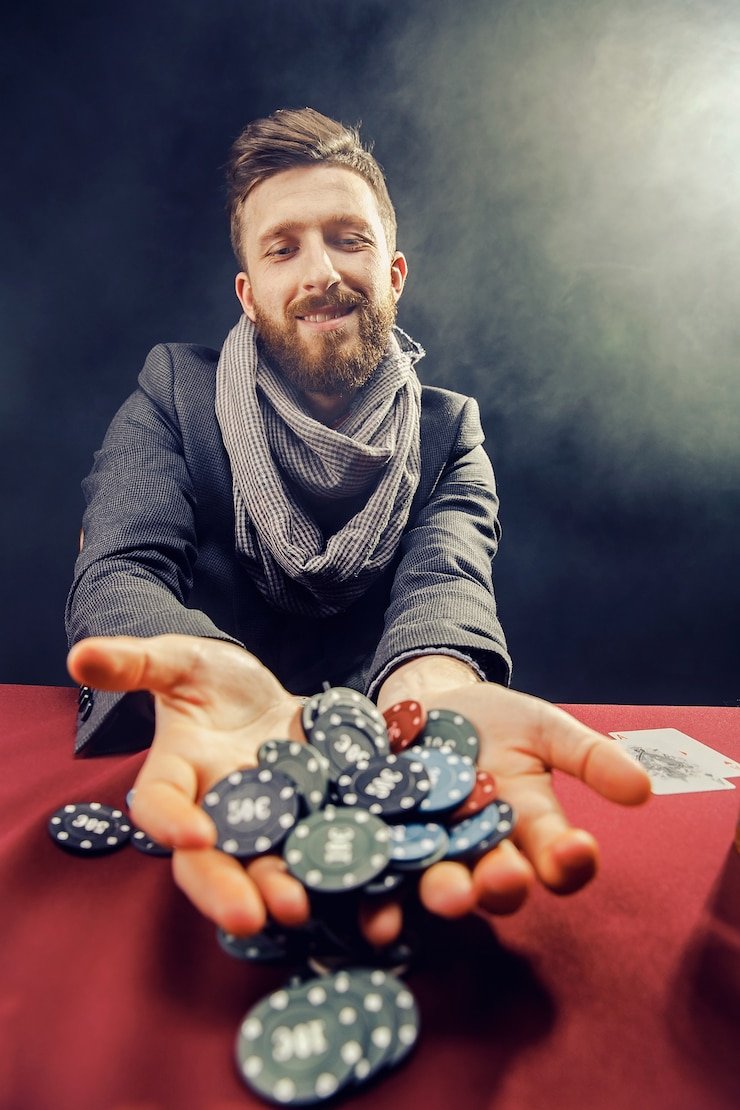 Roda Crazy Time dengan empat segmen dan pengganda pembayaran yang ditampilkan